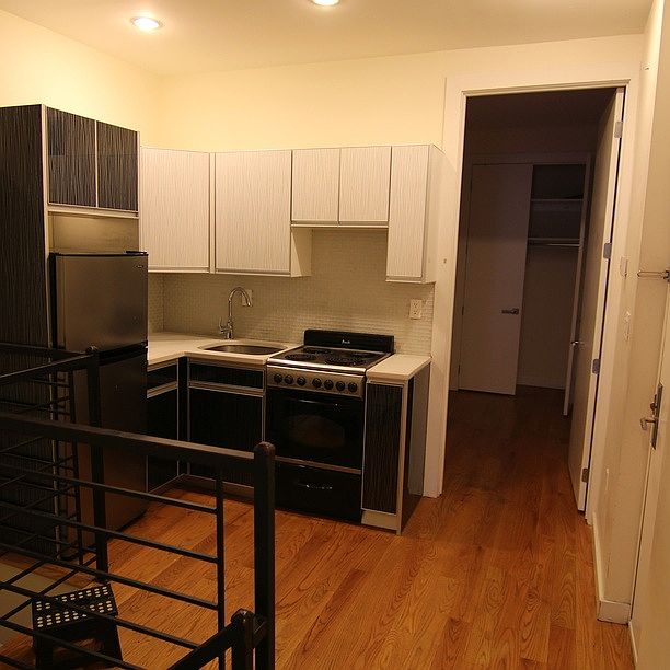 1st image of 662 Park Pl #1UI
