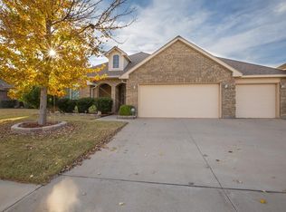 8709 Pikes Peak Rd, Yukon, OK 73099