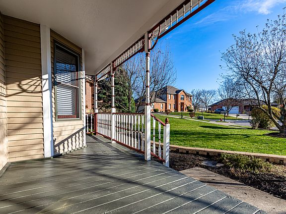 3rd image of 375 Melanie Dr