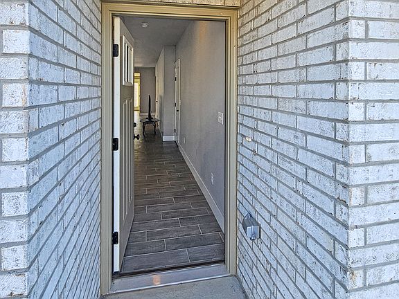 5th image of 2091 Bluebonnet Ln