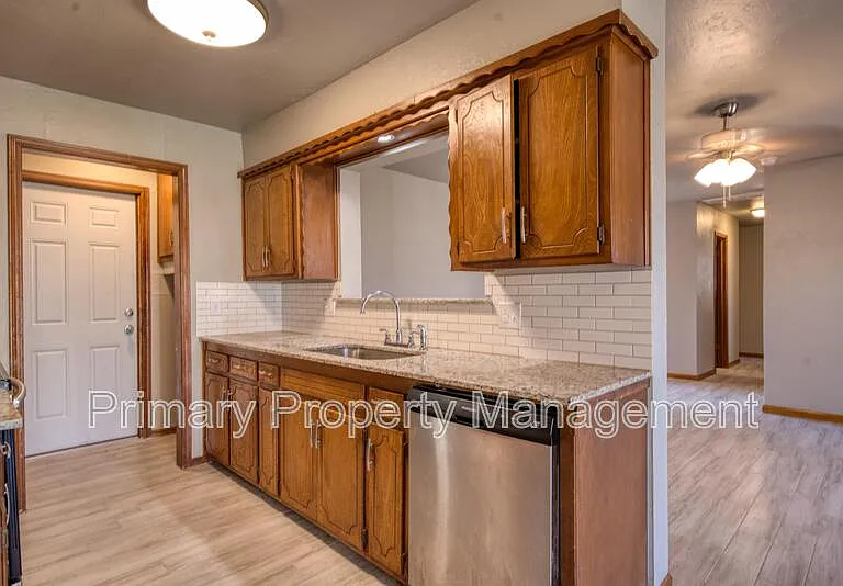 303 Kimberly Ln — Photo 10