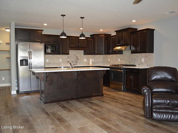 4th image of 81 Lone Oak Dr