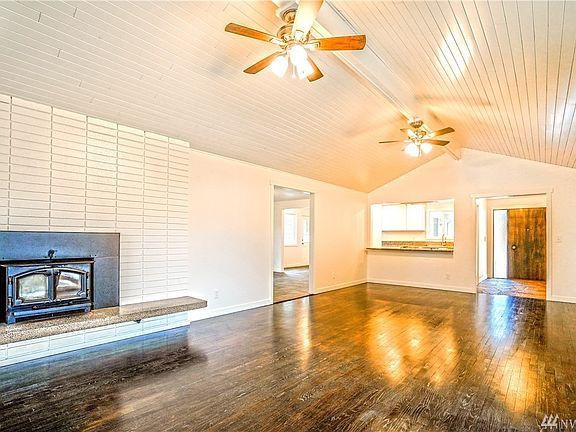 2nd image of 4418 110th Pl NE