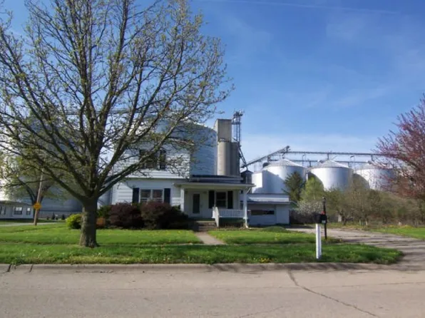 402 E State St, Lovington, IL 61937