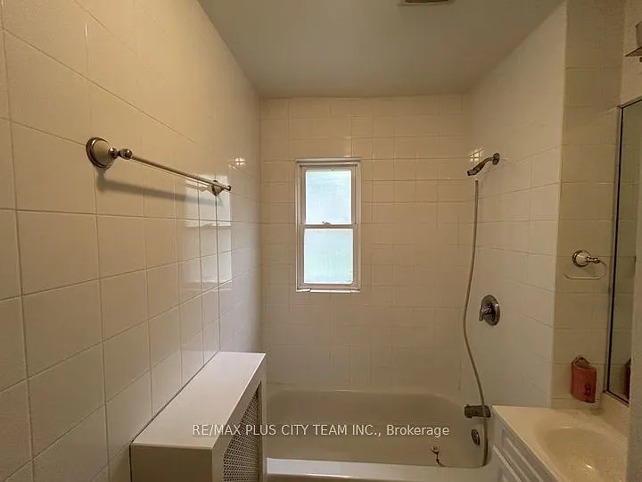 1745 Bathurst St #1 — Photo 18