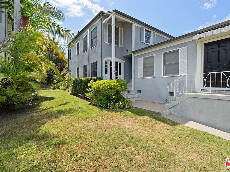1229 Smithwood Dr #1/2 — Photo 1