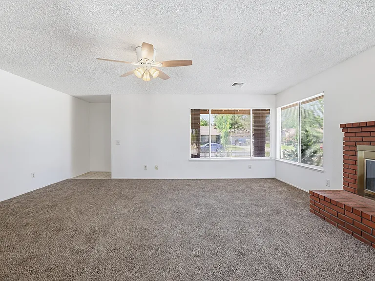 9837 E Avenue R10 — Photo 8