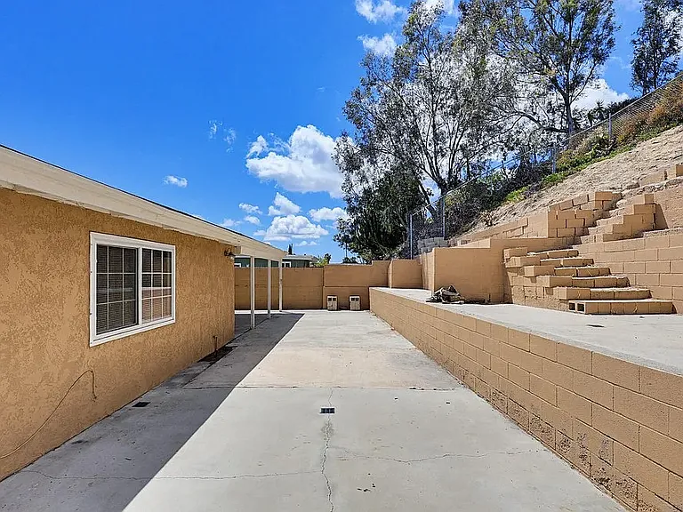 465 Meadowbrook Dr — Photo 52