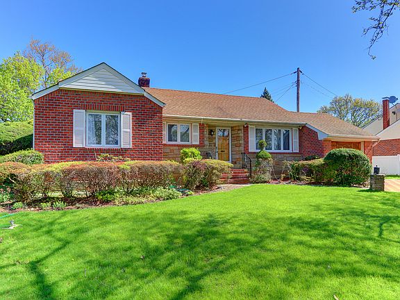 3rd image of 19 Oak Ln