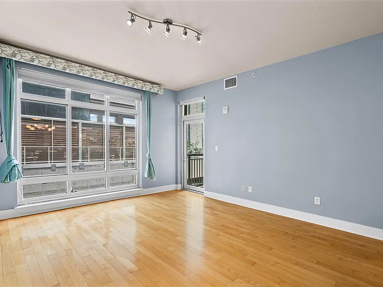 603 Davis St #1307 — Photo 10