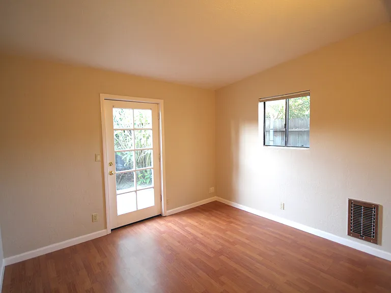 2348 Craig Ct — Photo 3