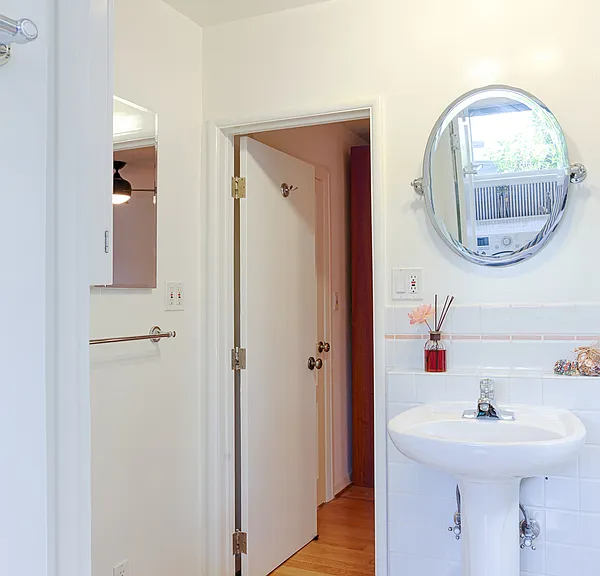 2202 India St — Photo 13