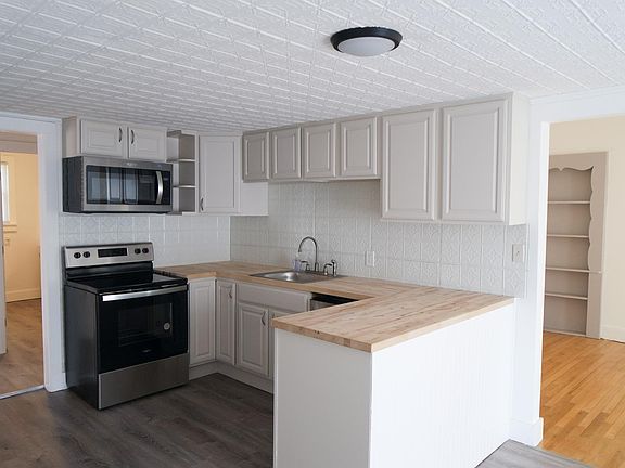 Kitchen - Brand new stove, dishwasher and appliances