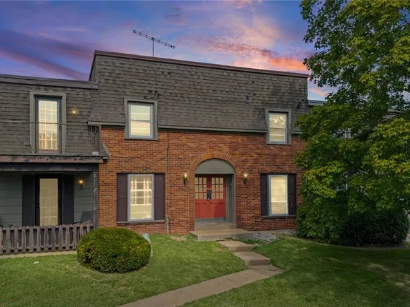 6643 Blossomwood Dr APT D, Florissant, MO 63033