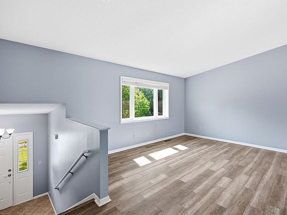 4th image of 212 Glen Ellen Dr