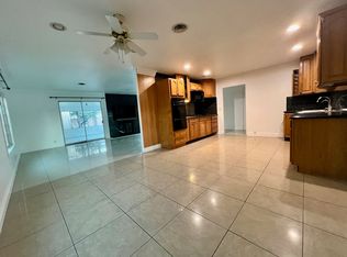 2315 S Artesia St, Santa Ana, CA 92704