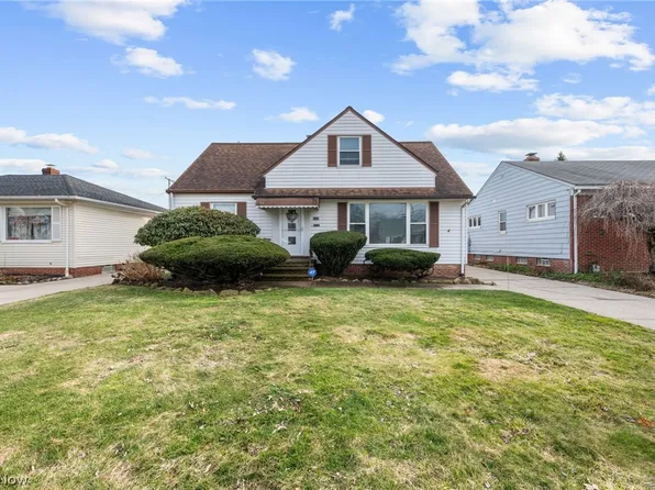 6590 Queens Park Ave, Mayfield Heights, OH 44124