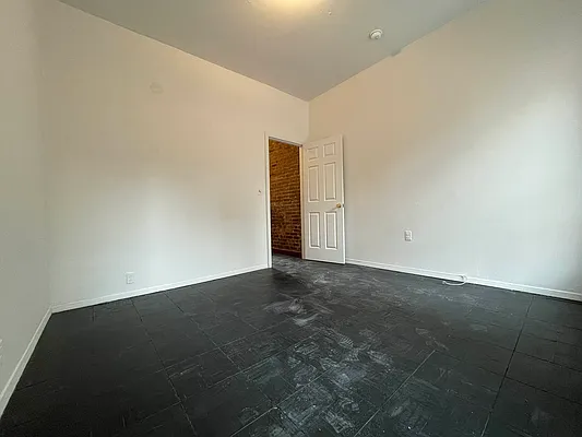 Rented by HOLTON REAL ESTATE INC. | media 8