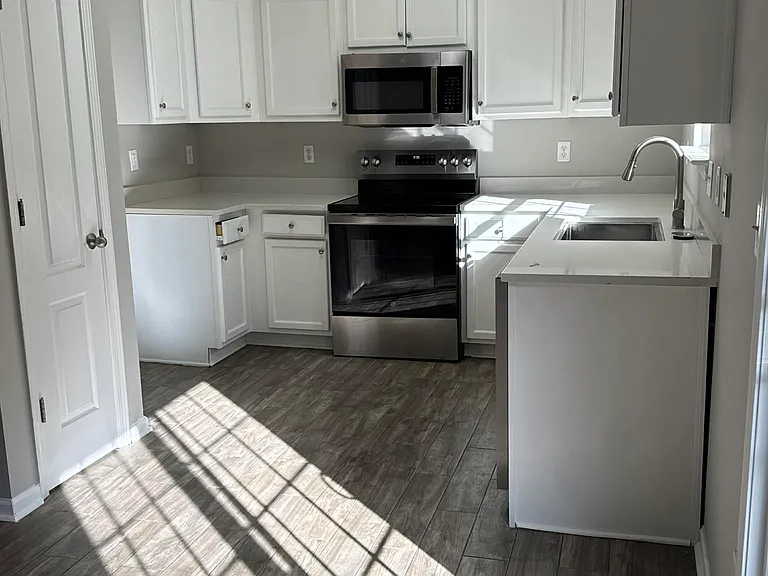 705 Magnolia Gardens Walk — Photo 9