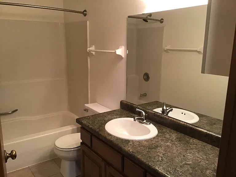 High Point Commons Apartments — Photo 100