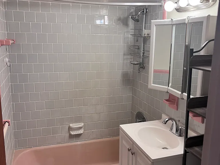 1033 Massachusetts Ave — Photo 12