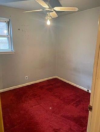 upstairs middle bedroom