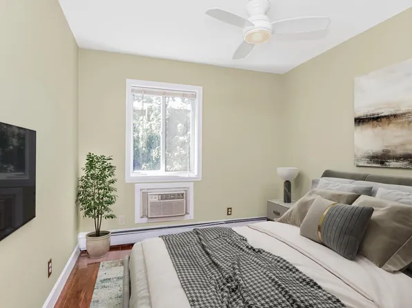 1035 Bryant Avenue image 31 of 37