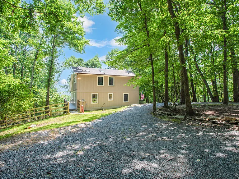1619 Summit Dr — Photo 40