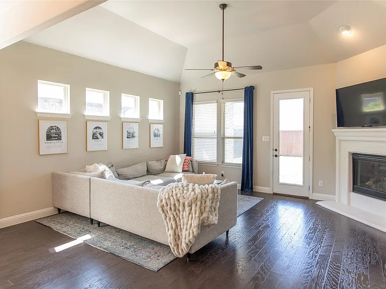 638 Brook Dr — Photo 13