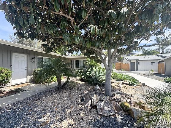 4th image of 921-927 Regal Rd
