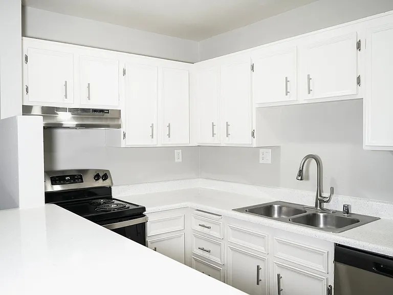 Point Loma Bay Apartments | Coastal Living Near the Beach — Photo 40