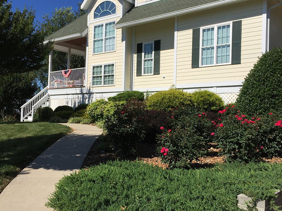 1st image of 68 Bluff Dr N