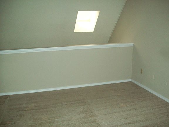 5th image of 1100 W 101st Ter
