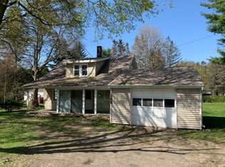 158 S State Rd, Cheshire, MA 01225
