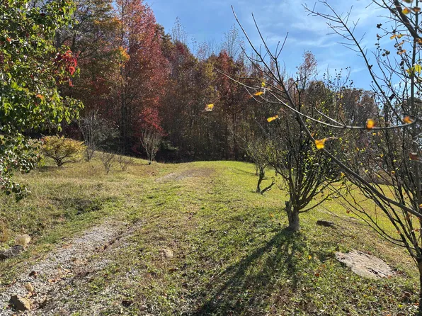 157 Snap Ln, Barbourville, KY 40906