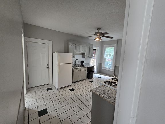 4th image of 45 Lincoln St APT 1