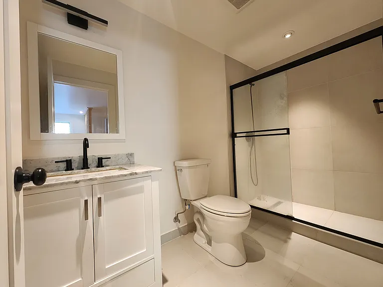 1077 Skyline Dr — Photo 8