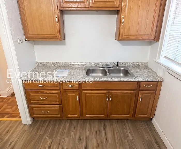 4847 Calvin Ave — Photo 2