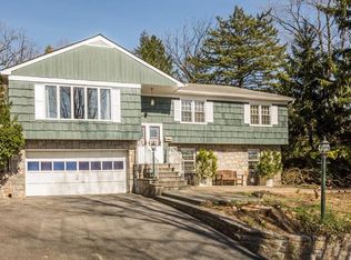 31 Locust Ln, Mount Vernon, NY 10552