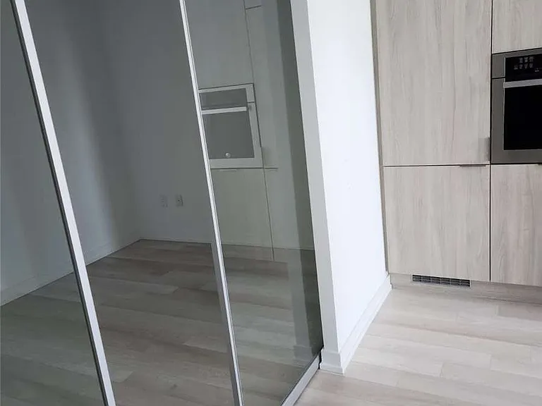 39 Roehampton Ave #2402 — Photo 3