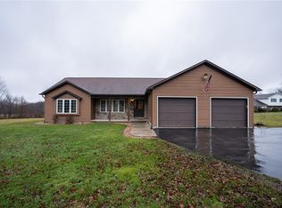 731 Cleland Mill Rd, New Castle, PA 16102
