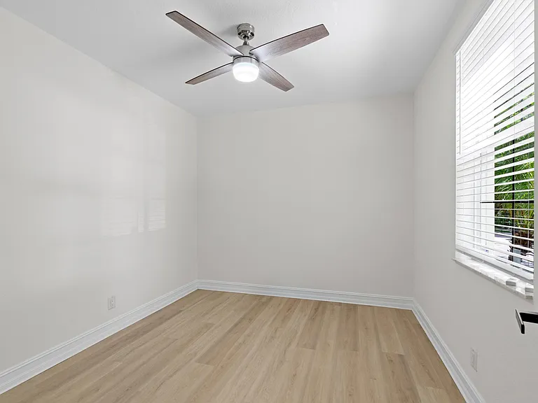1127 Florida Ave — Photo 16