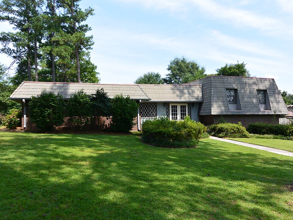 1st image of 107 Deerwood Cir