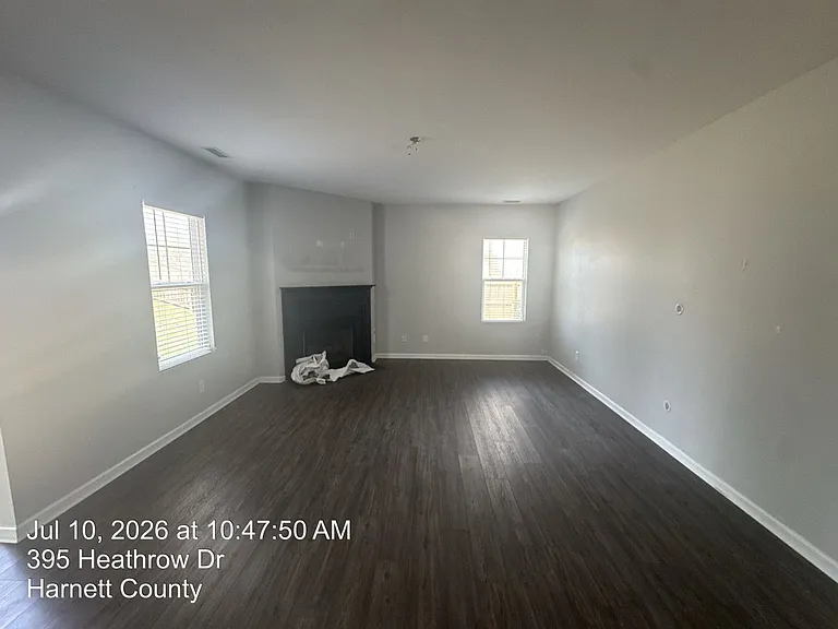 395 Heathrow Dr — Photo 11