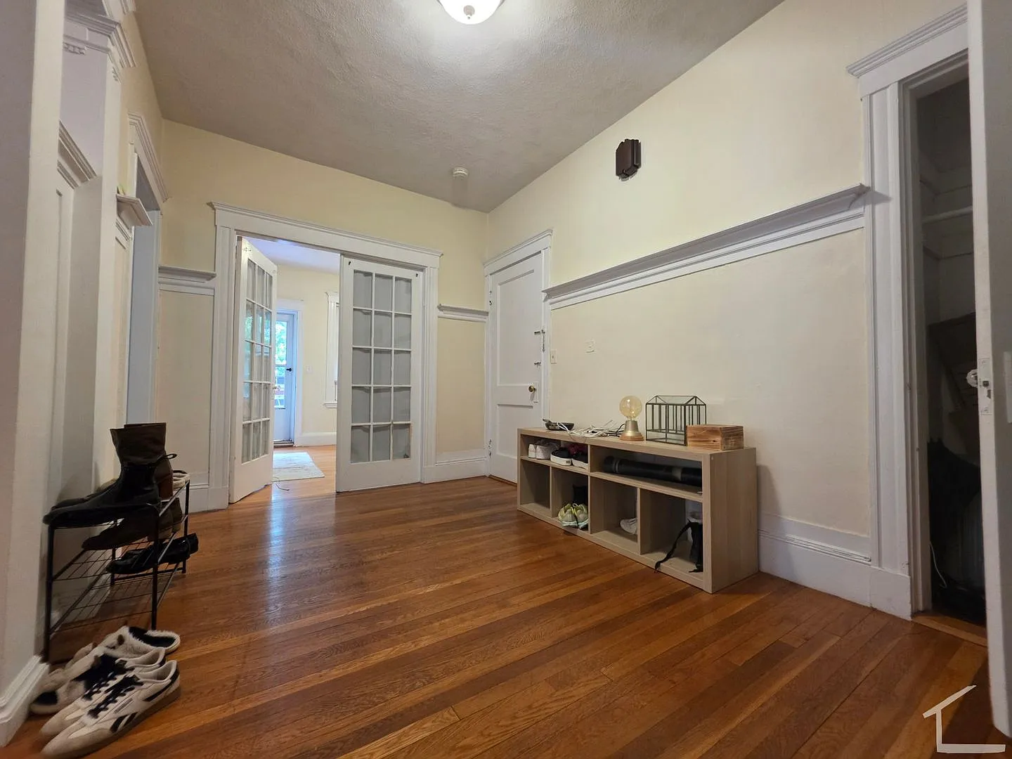Spacious Modern Brookline 3 Bed Unit Available 9/1/26 — Photo 3
