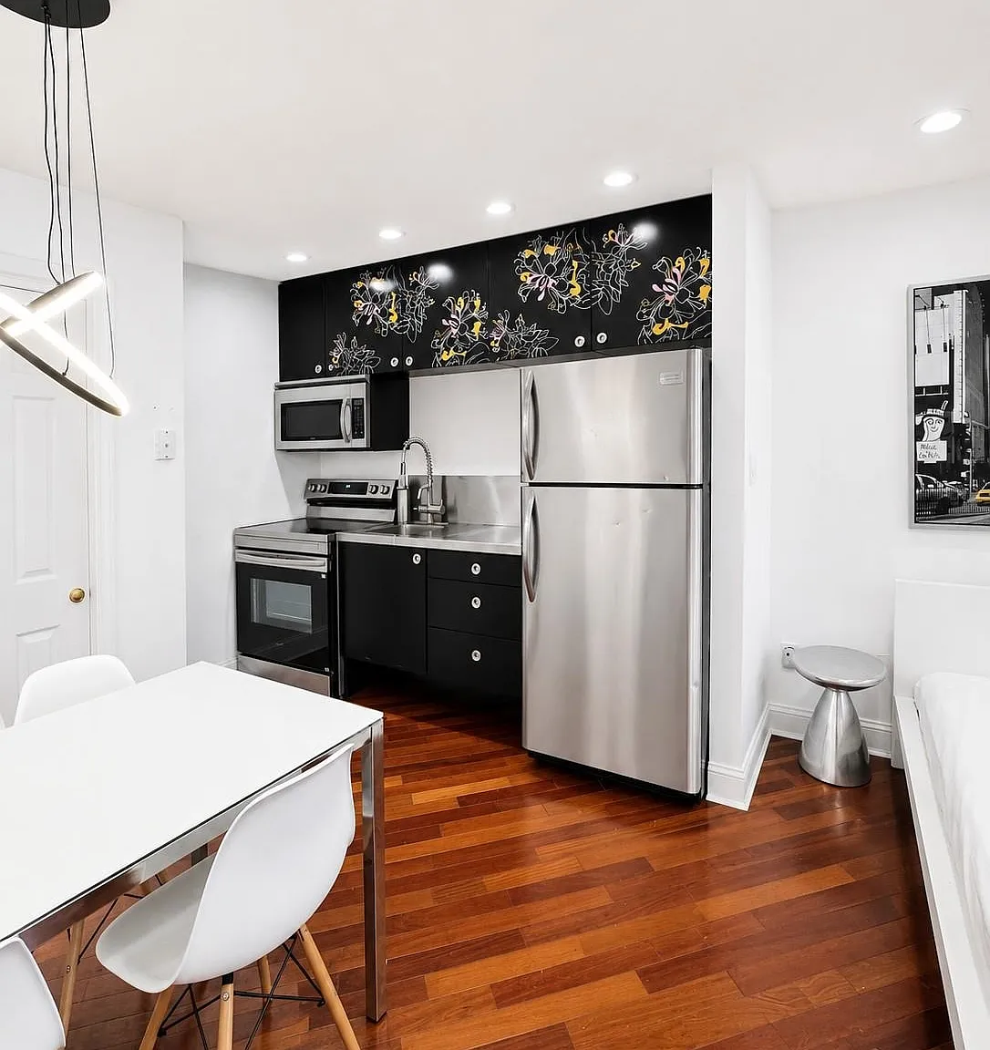 1 bed, 350 sqft, $1,900 — Photo 3