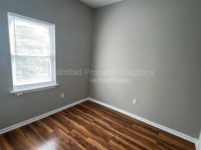214 S 13th St #B — Photo 12