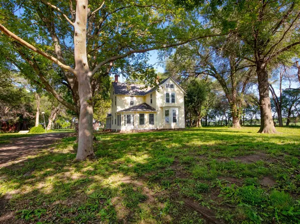 1287 N West Rd, Peck, KS 67120