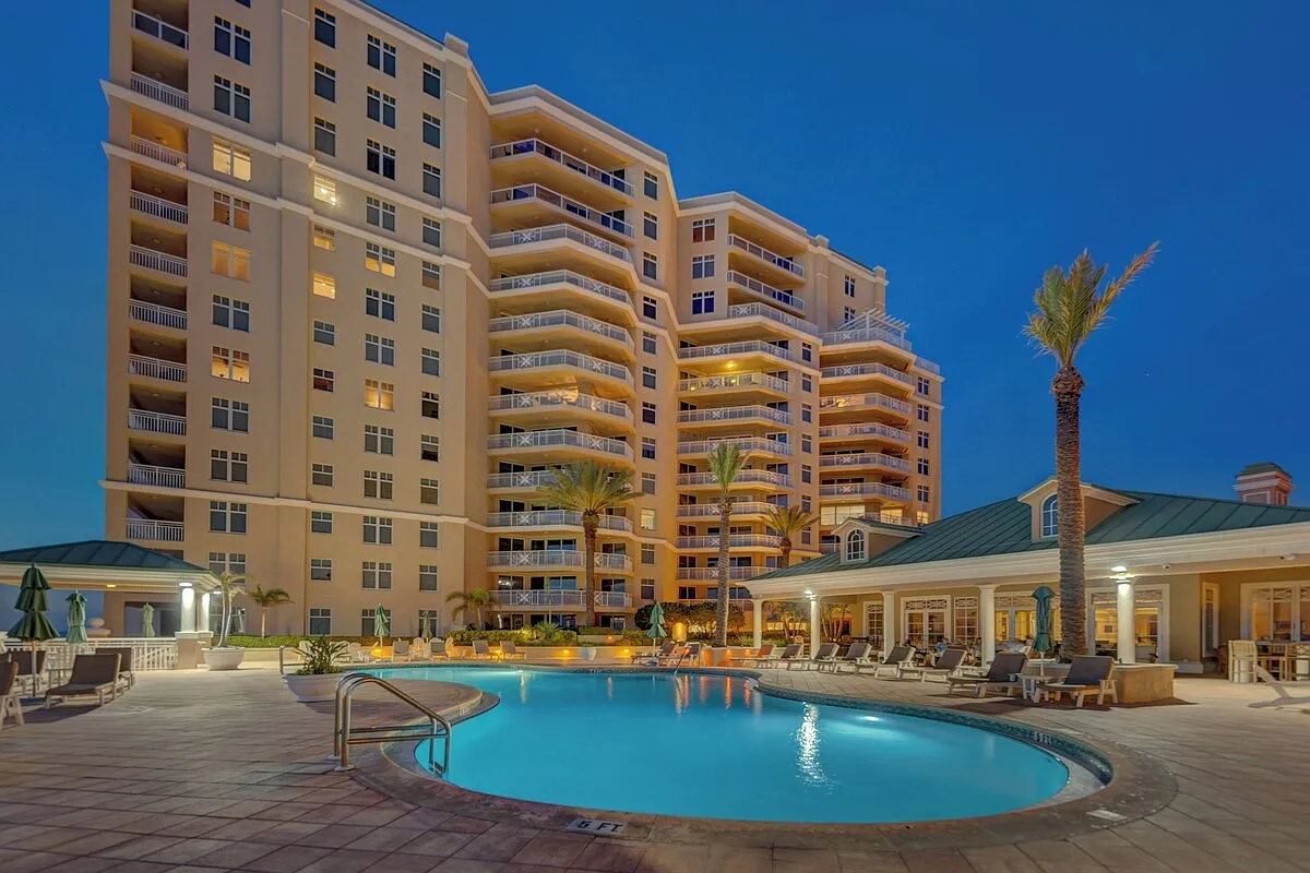 3 bed, 3500 sqft, $20,000 — Photo 1