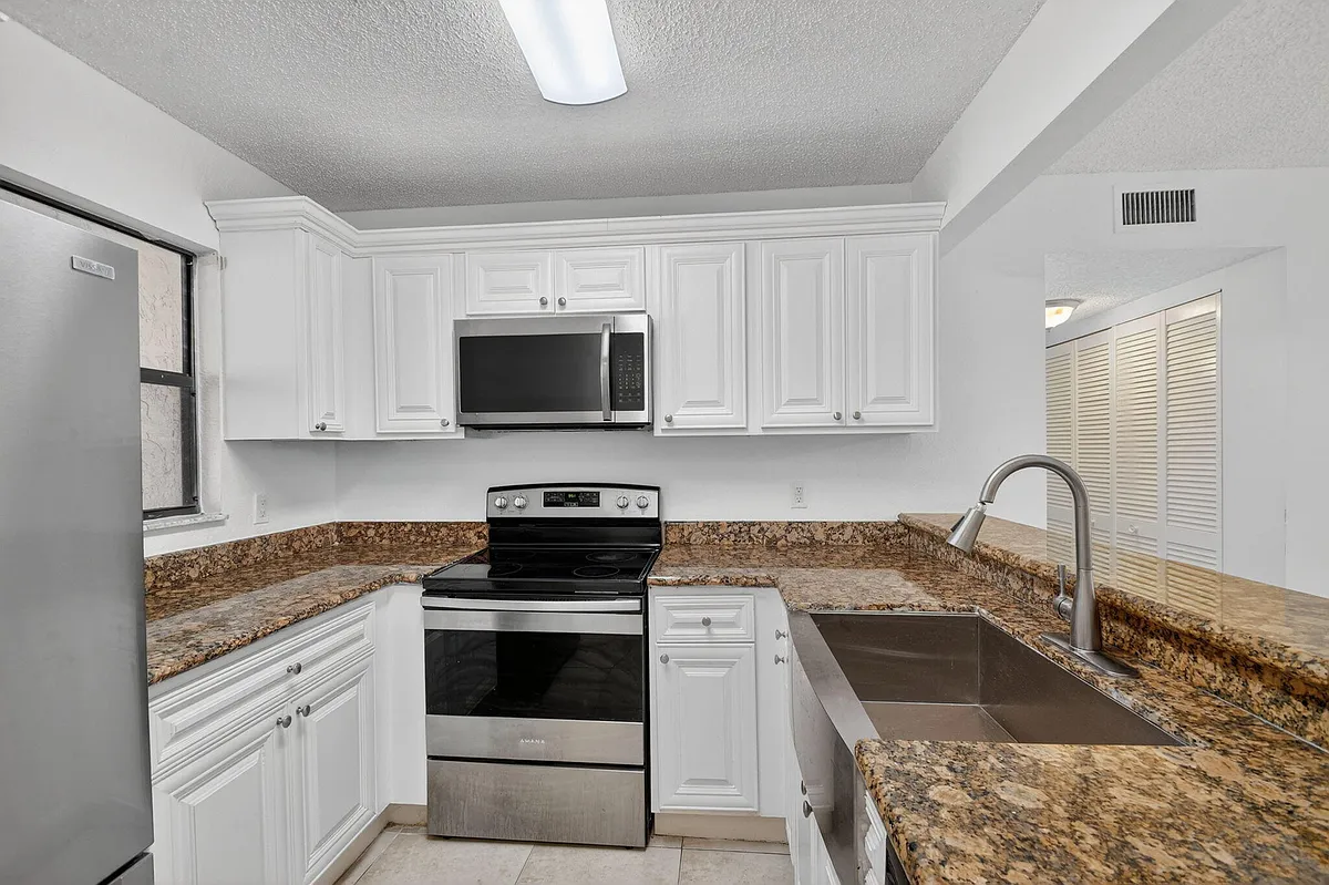 Building Photo - 1681 Balfour Point Dr #F